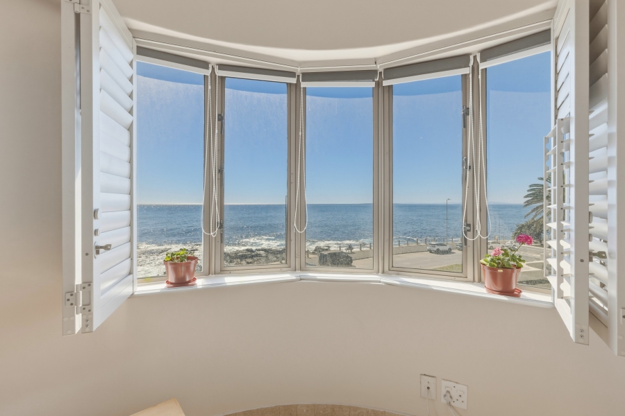 3 Bedroom Property for Sale in Sea Point Western Cape